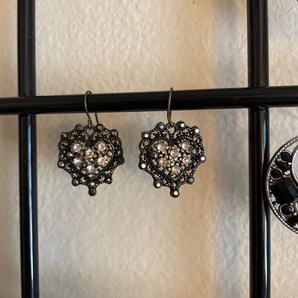 Beautiful Vintage Heart Earrings ♥️ - Picture 1 of 1